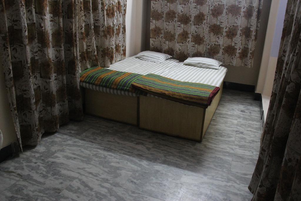 فاراناسي Sagar Guest House المظهر الخارجي الصورة